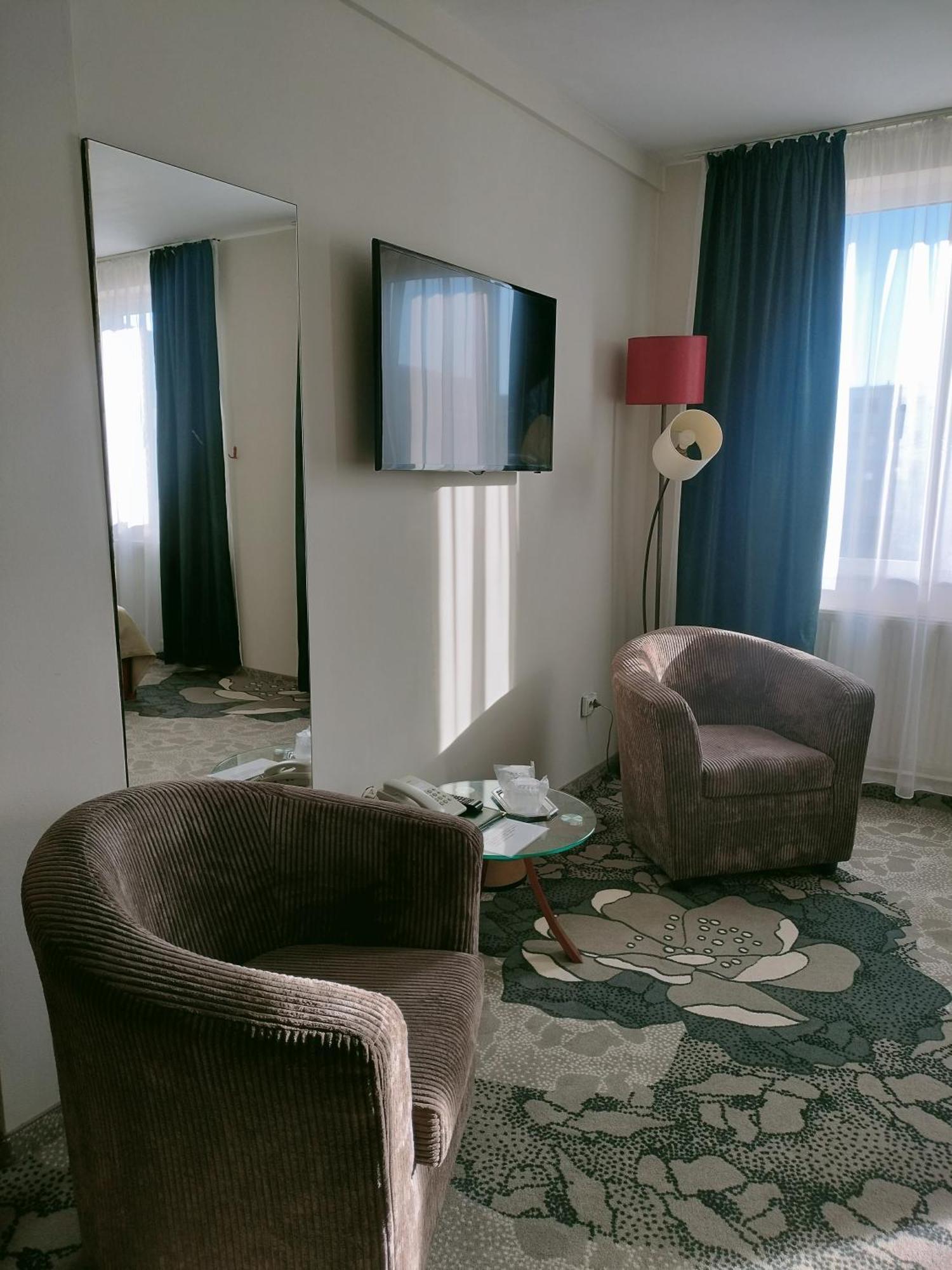 Hotel Bistrita Бакэу Экстерьер фото